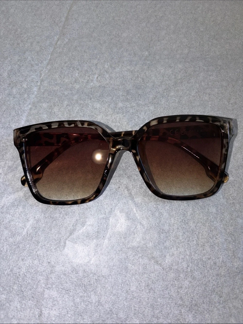 Trendy Tortoiseshell Square Sunglasses with Brown Gradient Lenses Animal Print